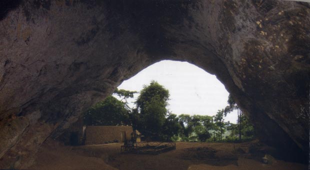 Fa Hien Cave at
Pahiyangala