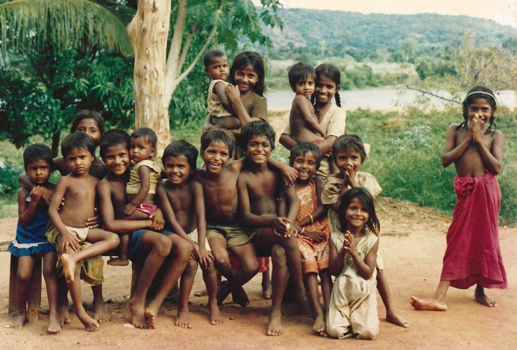 Wanniyal-aetto children resettled in Henanigala, 1993